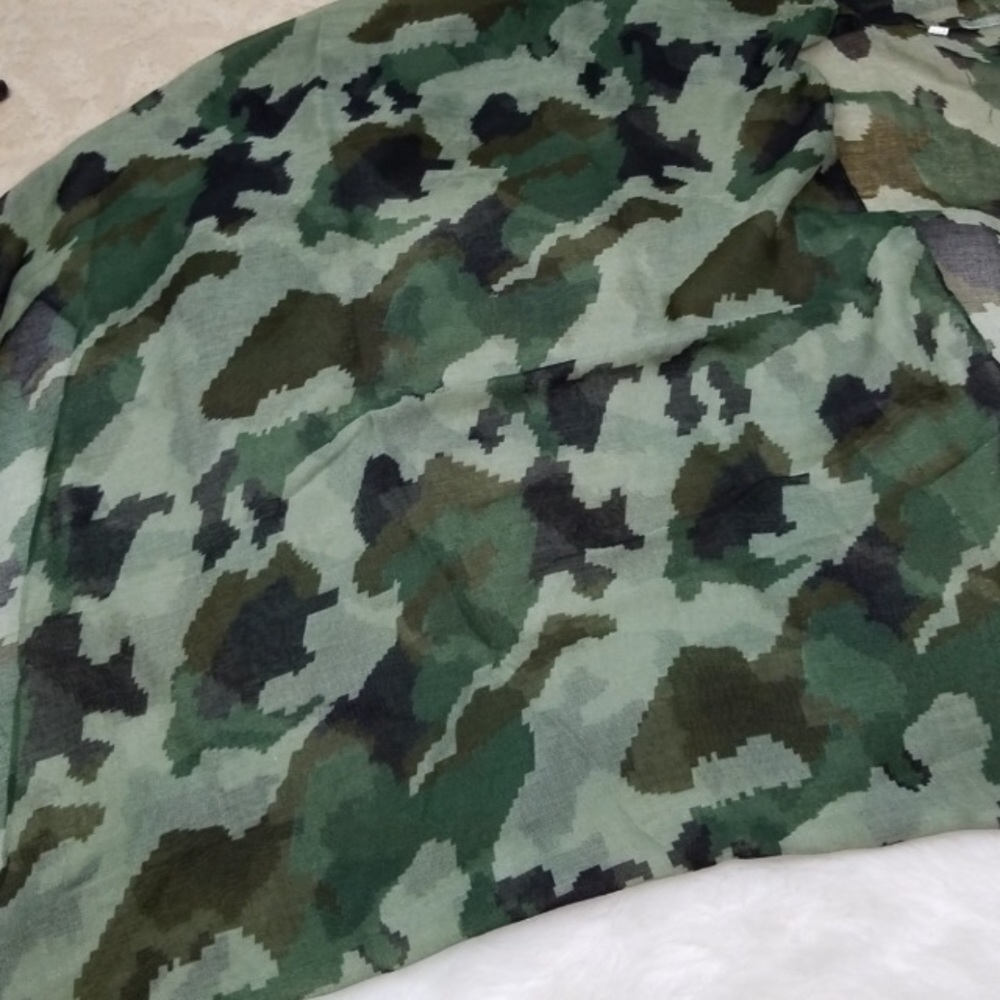 Infinity Camo Scarf - Picture 2 of 2